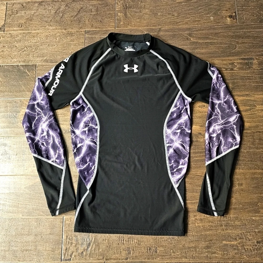 Under Armour Boy's Heat Gear Fitted Shirt sz medium